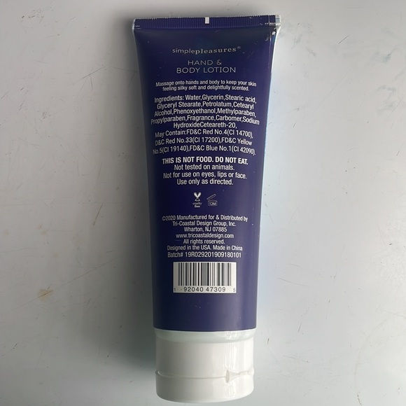 Simple pleasures ocean mist scented hand & body lotion - Picture 2 of 3